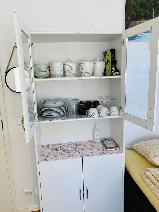 Two Bedrooms,Dining Area And Bathroom With Private Entrance Котка Екстериор снимка