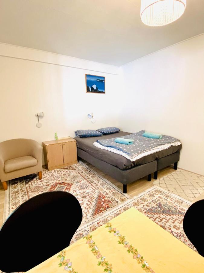 Two Bedrooms,Dining Area And Bathroom With Private Entrance Котка Екстериор снимка
